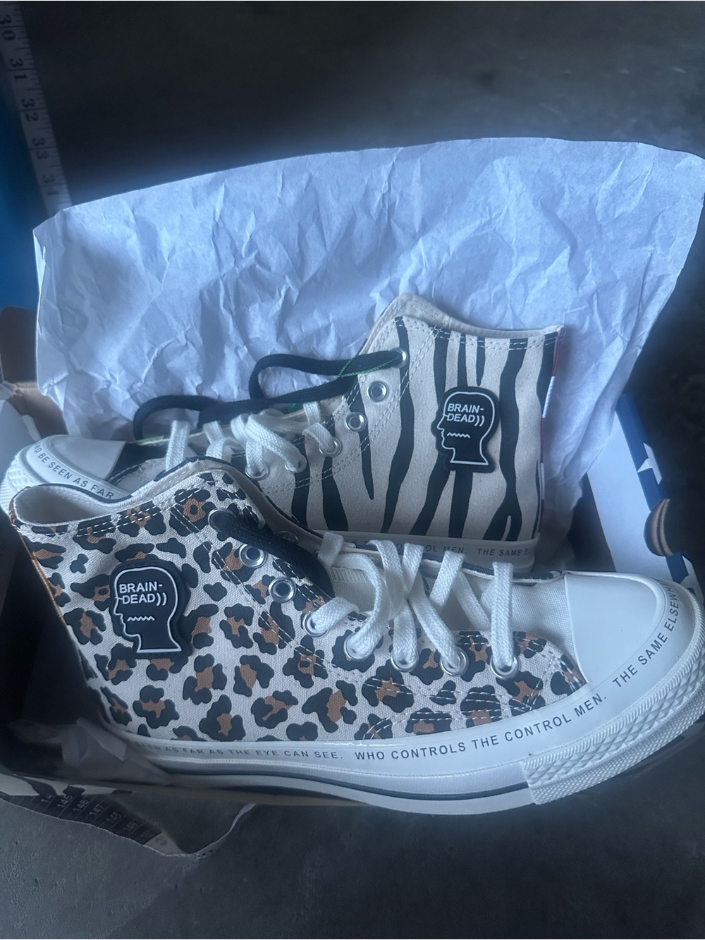 Converse chuck Taylor 70 Brain Dead High-Top Sneakers A12219C 
7M 9W